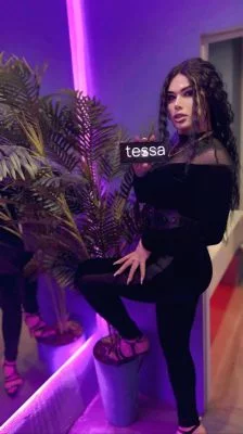 Проститутка: Tessa С Сюпризом